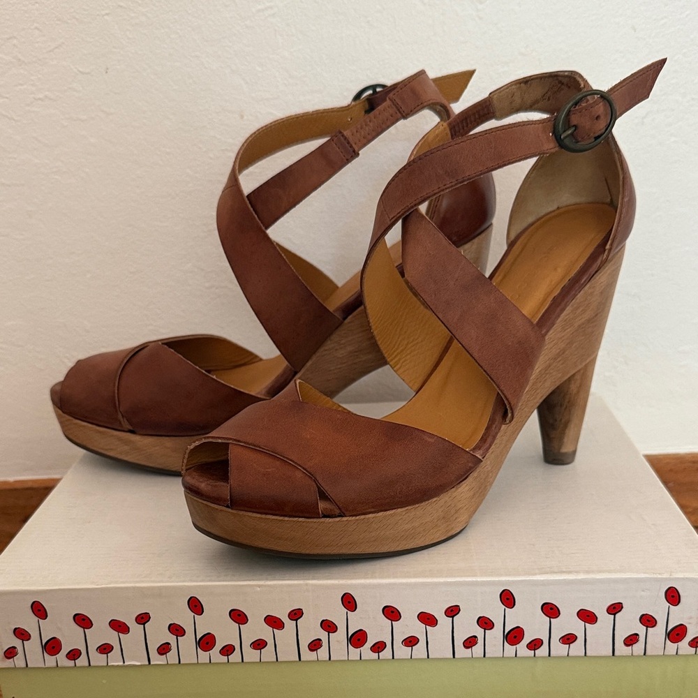 COCLICO Brown leather Strappy Heels